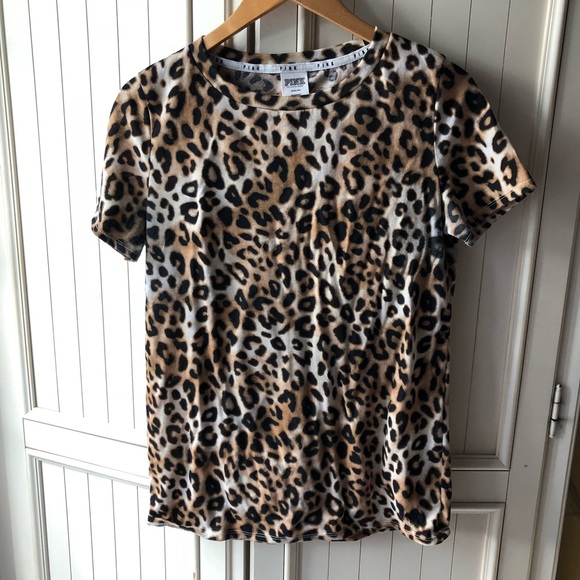PINK Victoria's Secret Tops - Pink Victoria’s Secret Cheetah Print TShirt M PINK Victoria's Secret Tops - Pink Victoria’s Secret Cheetah Print TShirt M
